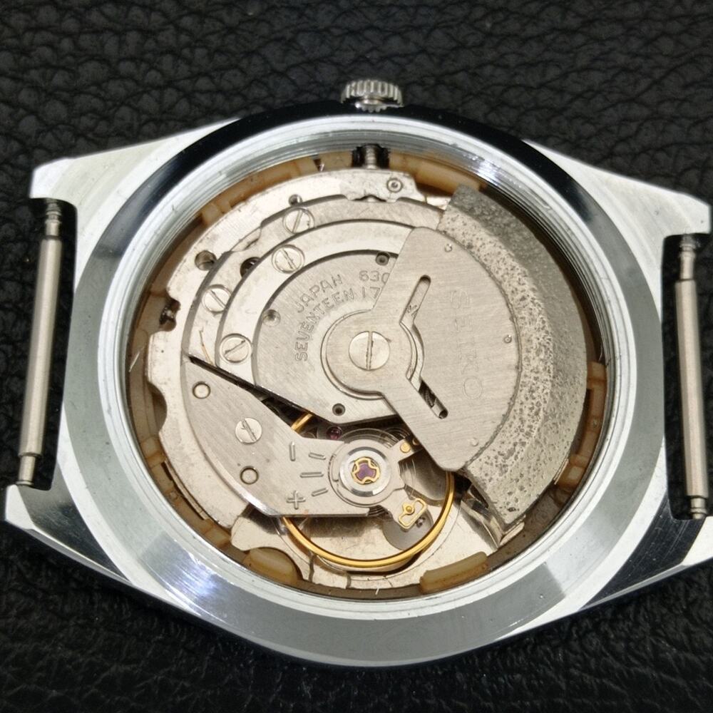 Vintage 1974 Seiko Automatic Mens Silver Watch W/daydate & Yellow accents - Picture 9 of 10